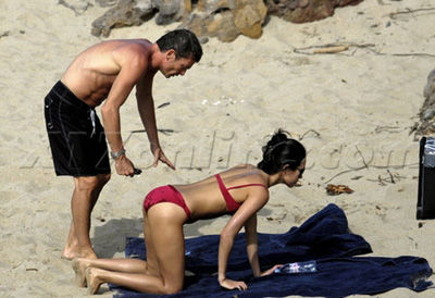 章子怡沙滩高清图片 海滩亲密照门事件照片