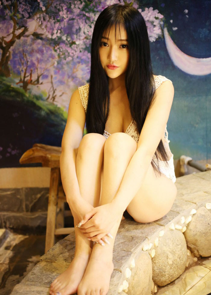 女明星被搓胸图：女人的阴性部照片百度