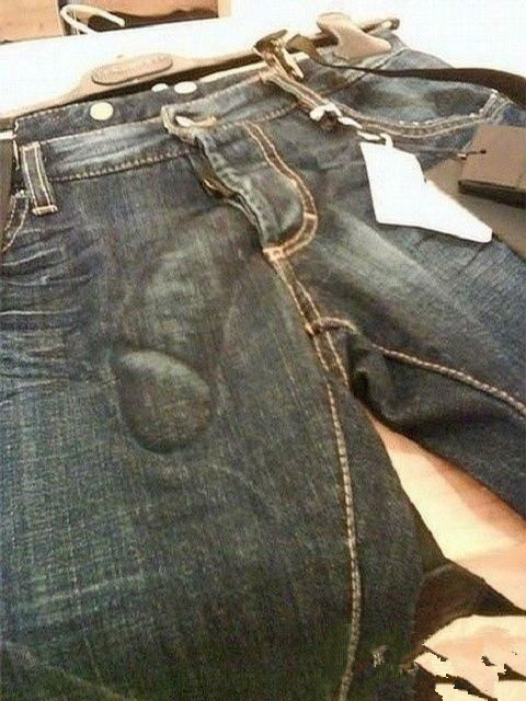 搞笑图片：新买的裤子好牛人 JJ好大！.jpg