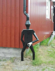 搞笑图片：无节操的水管 随地大小便！