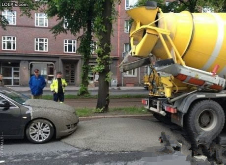 搞笑图片：工程车的糗事 对不起我腹泻了！搞笑图片,工程车腹泻.jpg