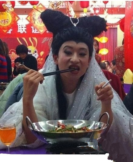 搞笑图片：劲爆版 现代版 新白娘子传奇！.jpg