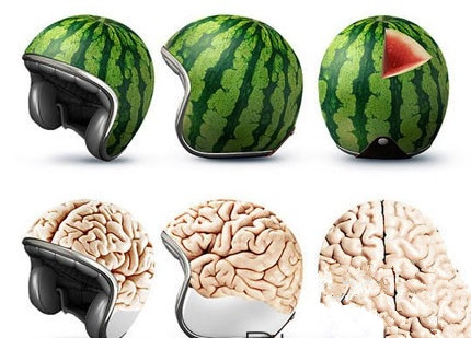 搞笑图片：最具回头率的 防暴头盔！.jpg