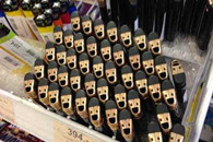 搞笑图片：打火机中的王牌 你嘲笑我抽烟啊！