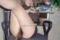 搞笑图片：妹子你吓到我了!