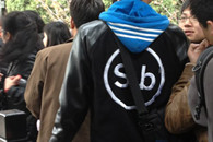 搞笑内涵图片：霸气侧漏的青年屌丝搞笑图片!