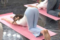 搞笑图片：新一代屌丝形象 一代接一代!