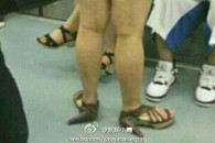 穿高跟鞋的女汉子 伤不起！