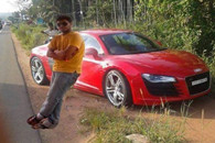 哥们儿你这跑车真炫，真的是毫无PS痕迹啊