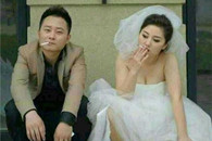 这才叫绝配 结婚真他妈的累 抽根烟过过瘾都！