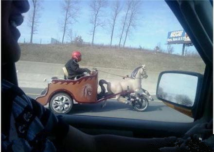 科技在发展 马车在进步。.jpg