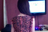 屁股宽过肩，赛过活神仙!