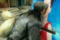 看着心情沉重 为了生活而生活的人不容易