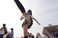 美女广场踏正步 90度大尺度。