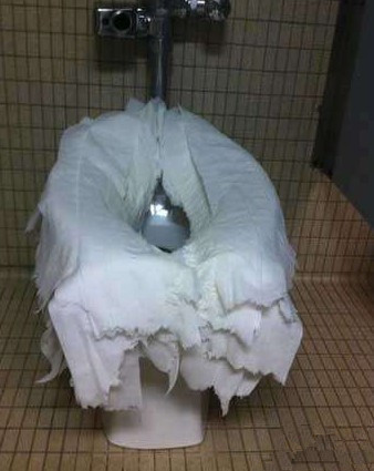 周末休息逛街 想上厕所 找公厕。.jpg