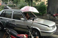 天气预报说要下雨 一秒入秋 最烦下雨天了。