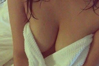 出差在外 女朋友给我发来靓照 我感觉好想有些不对劲！