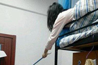 搞笑图片：这种痛 住过宿舍的人才会懂!