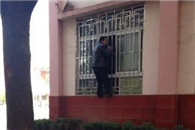 搞笑内涵图：学校里的班主任要逆天了!