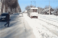 我擦 我想问这骚年你腿受伤了吗？