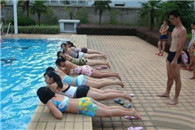 你见过美女这样喝水吗 我用节操换口水!