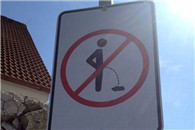 看看人家的警示牌 一目了然 都不用文字说明的