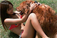 妹子你纹个身在膝盖上就不怕膝盖受伤了?