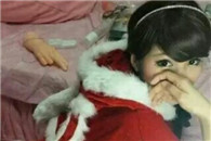 内涵图：美女 你还买了个加藤鹰先森的金手指啊?