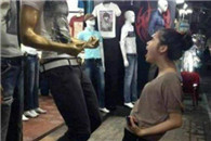 妹纸，你是不是出门忘吃药了!