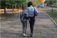 骚年赢在起跑线上 果然够拽!