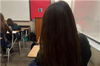 今天终于收拾了前排的长发妹子 就是脸还有点疼!