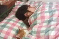 猫星人 滚开 让我来暖床!