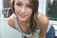 苦逼的男子 大学都放假了 你这样做值得吗？