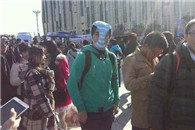 请叫我超人 其实我是口罩掉了!