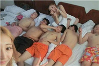 只有累死的牛没有耕坏的地，你看这几头牛已经不行不行的了