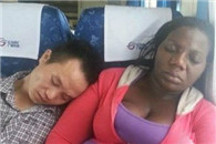 兄弟你要是醒过来 会尖叫吗?