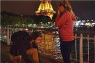 我就是系鞋带而已，要不要这样吃惊