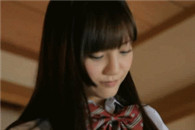 qq搞笑动态图片:我就喜欢水菜mm的那股清纯气质！