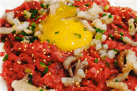 奥特曼搞笑动态图片：黑暗料理之香辣八爪鱼敢挑战吗!