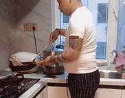 二哈的主人一个月没回家了，再次见面的场面太感人