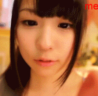 美女邪恶动态图：么么哒图片