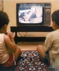 邪恶内涵图：小朋友看maopian是不健康的！