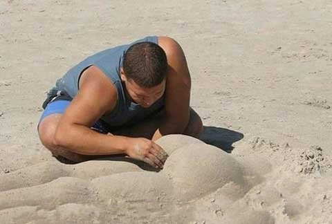 邪恶图片：沙滩美女 一点内涵 一点搞笑.jpg