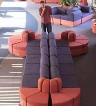 内涵图片：我靠这沙发怎么越看越不对？