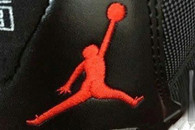 买了双鞋 总觉得哪里不对。