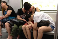 轻轨上面的 发现的 这关系是什么情况！