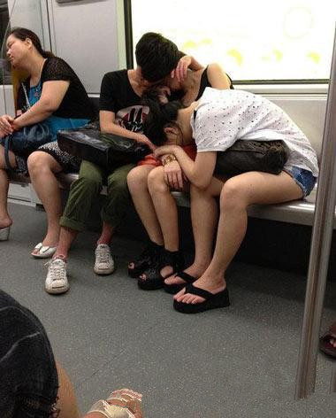 轻轨上面的 发现的 这关系是什么情况！.jpg