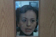 宿管大妈 有本事抢男人 有种敲门啊 有本事来查房 有种看我啊!