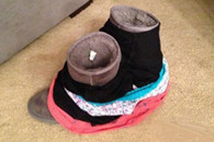 妹子你是有多急 一次脱个精光 花内裤真好看!