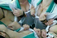 内涵图片：好学生穿校服是为了好好学习。